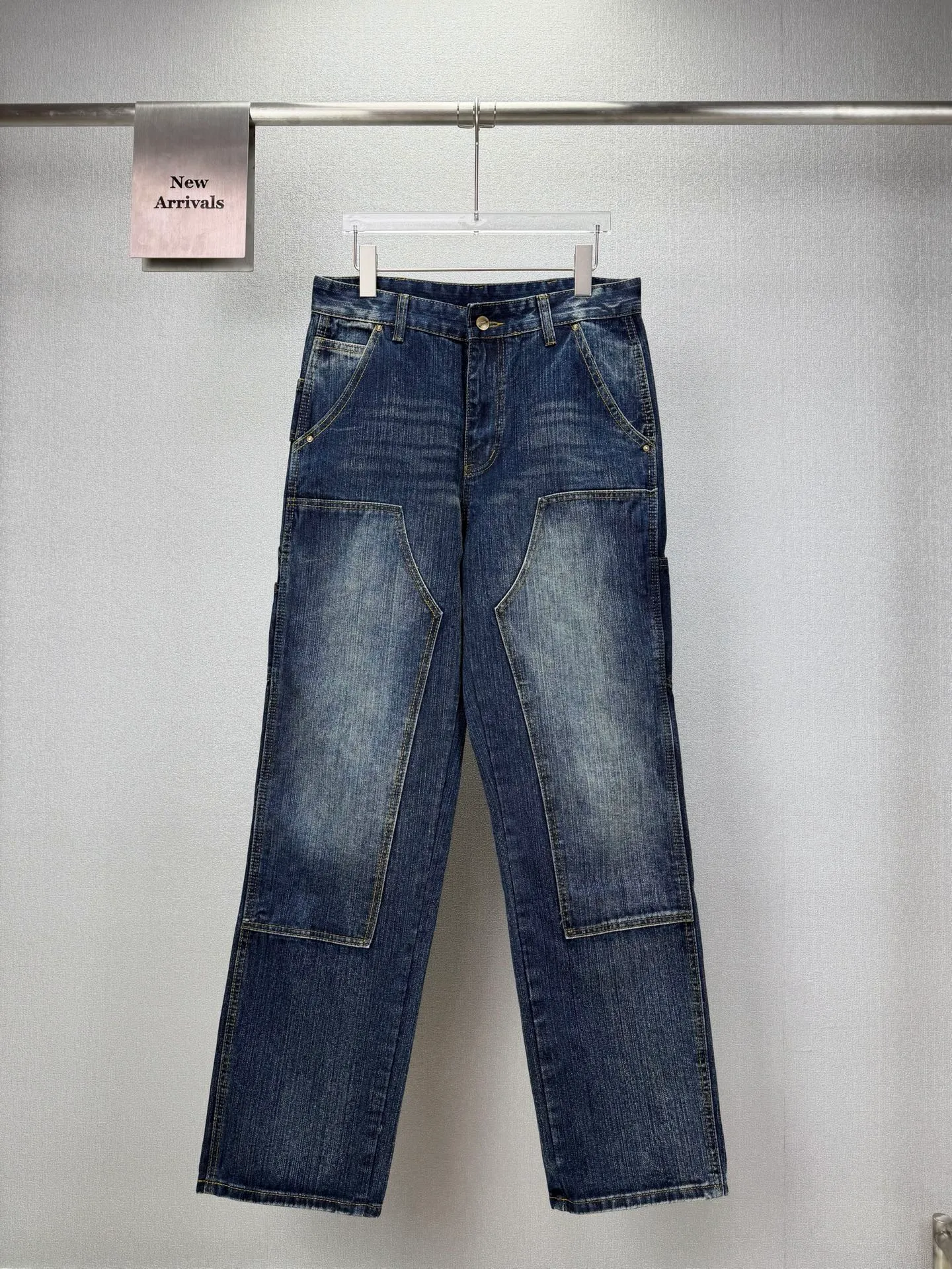 Carhartt 2026 New Arrival Washed and Distressed Logging Bamboo Couple's Loose Jeans High Version High Version Top Ceiling Quality Styles with different washed textures are very friendly to people with thin legs and thick legs. The straight version is very flattering to the leg shape. Moderate length that never goes out of style, easy and casual to match, basic styling for various styles, a must-have in the wardrobe! The fabric is stiff but also makes the upper body soft without losing texture. The washing process is even more perfect. It is a must-have item for everyone! ! ! Washed wheat, hang tag, pants label, three complete labels Color: Blue Size: 28, 30, 32, 34, 36 (five sizes)